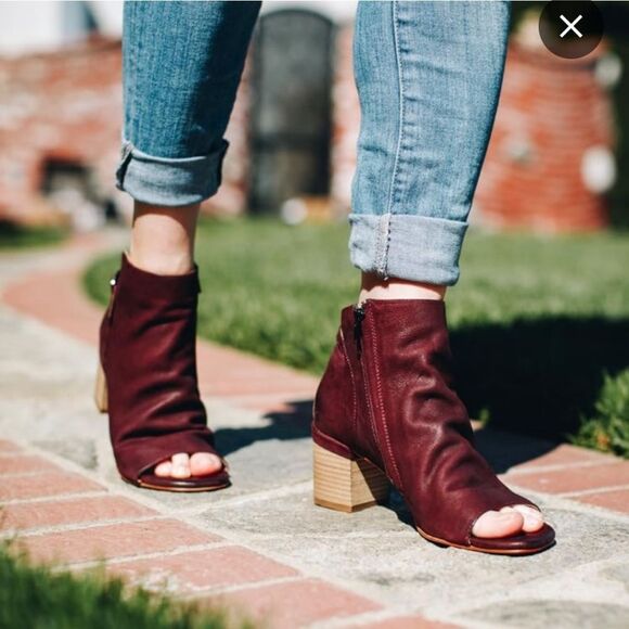 Vintage foundry Co. NWOB Sabrina open toe leather boot with block heel. size 9.5 - Picture 9 of 9